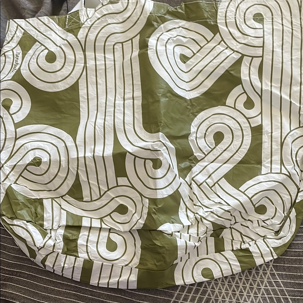 ALOHA Collection Green and White Tote Bag
